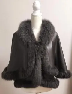 SAGA FURS ポンチョ ケープコート ファー付 - メルカリ