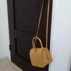 ボックス型ショルダーバッグ キャメル