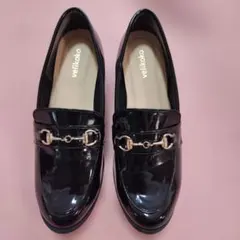 velikoko ビットローファー（3cmヒール）エナメル調　黒24.0cm