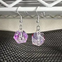 ピンク紫多面体デザインピアス