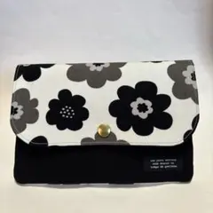 通帳・お薬手帳ケース(ブラック花柄)
