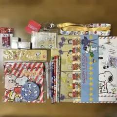 SNOOPY文房具、ストラップ、鏡のセット商品