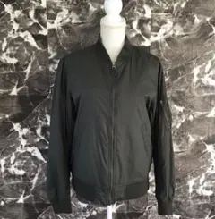 MA-1スタイル ダークグリーンジャケット カラーは深緑