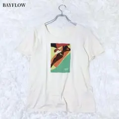 BAYFLOW イラストプリントTシャツ クリーム色 カジュアル おしゃれ