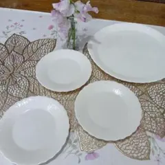 NARUMI大皿1枚、KEITO小皿3枚 　　4枚セット　 白い陶器