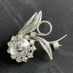 【12】大きめクリスタルのブローチ　レトロ　ヴィンテージ　変わったカットの石