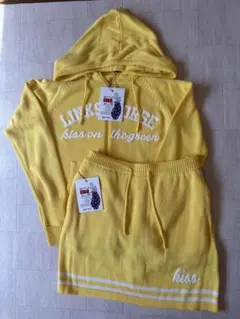 イエロー フード付きニットセットアップ