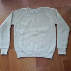 バーンズアウトフィッターズ　Shetland woolensアイボリー ニットのサムネイル