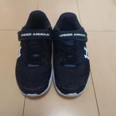UNDER ARMOUR スニーカー 19cmのサムネイル