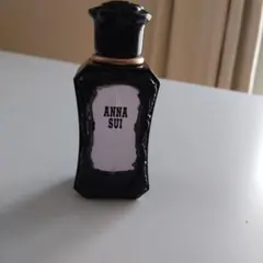 ANNA SUI 香水 黒いボトル