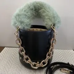 DIANAファー付きブラックショルダーバッグ　ゴールドチェーン　2way