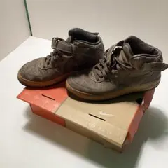 Nike ブラウン ハイカットスニーカー