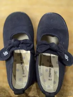 BEBE ネイビー リボン付きキッズシューズ 18.0