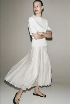ZARA WOMAN新作　コントラストフルイドスカートのサムネイル