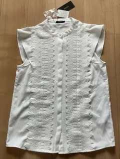 【新品タグ付き】 アーバンリサーチロッソ　センターレースブラウスのサムネイル