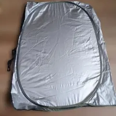 【カー用品】折りたたみ式 サンシェード 日除け シルバーxブラックのサムネイル