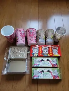 ヒグチユウコ空き缶・空き箱セット。