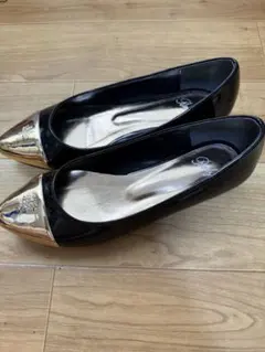 Rady フラットシューズ エナメル ゴールドトゥのサムネイル