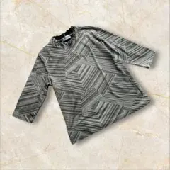 レディース　七分袖カットソー　Lサイズ　グレー　柄物　総柄