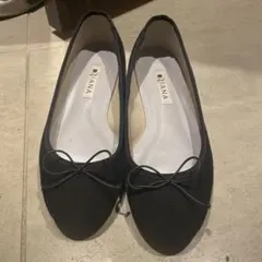 DIANA ブラック フラットシューズ