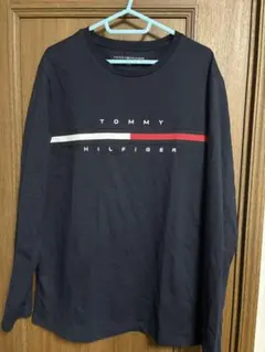 トミーヒルフィガー ロゴロングスリーブ　Tシャツ