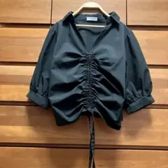 aquaist 黒シャツ