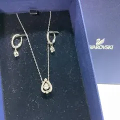 N*︎様 未使用品　Swarovski ハート型 ダンシングネックレスとピアスセ