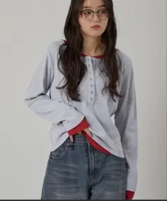 MUHET ヘンリーネックレイヤードロングTシャツのサムネイル
