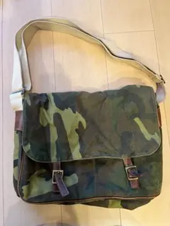 APC オリーブグリーン ショルダーバッグ キャンバス - メルカリ