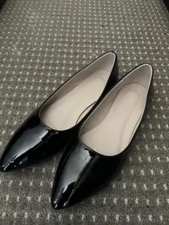ブラックエナメルポインテッドトゥフラットシューズ　26cm