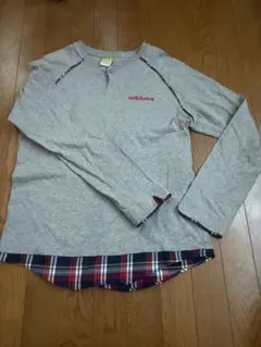 adidas 長袖Tシャツ