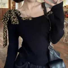 オフショルダー ブラックニット トップス