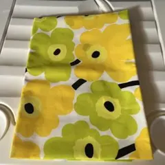 マリメッコはぎれ！marimekko MINI-UNIKKO 花柄　黄緑色