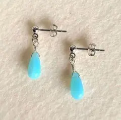 【再販】♥️ミルキーブルーのチェコドロップシンプルピアス♪　ハンドメイド
