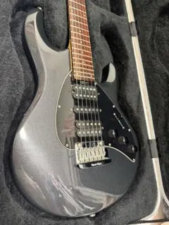 ボディ塗装割れ訳あり価格！USA製MUSICMAN Silhouette ボディ塗装割れ訳あり価格！USA製MUSICMAN Silhouette