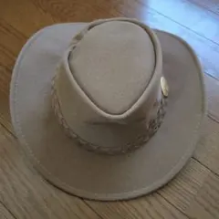 ベージュウールハット 編み込みバンド付き