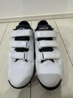 TIGORA トレーニングシューズ ホワイト　23