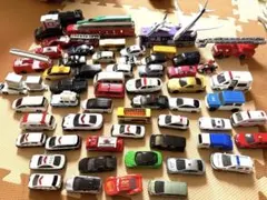 TOMICA TOMYミニカーセット 多数 バス・消防車・スポーツカーなどのサムネイル