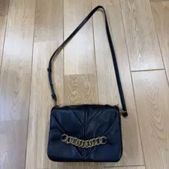 ZARA♠︎ザラ　ショルダーバッグ ブラック　ゴールドチェーン付