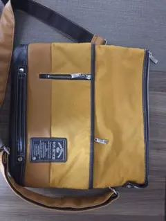 イエロー　ショルダーバッグ