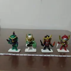 フィギュア 4体セット 武器付き