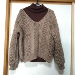 ブラウンベージュ Vネック ニットセーター