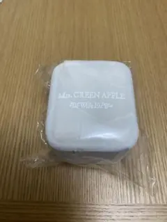 ミセス　ホワイトラウンジ　ピンズ&宝石箱