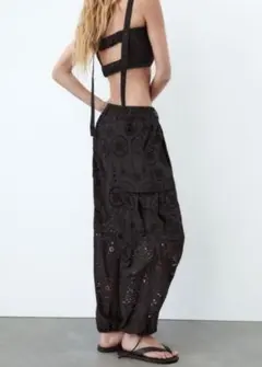 SALE！新品　ZARA カットワークエンブロイダリー ビスチェ　ブラック　Lのサムネイル