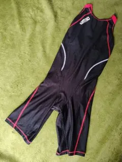 arena アリーナ 練習用競泳水着 サイズS ブラック/レッド