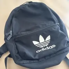 adidas 黒 ナイロンリュックのサムネイル