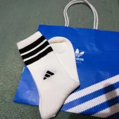 新品☆adidas クル―丈スリ―ストライプソックス白色×黒22~24cm
