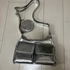 【お値下げ】訳あり☆ WEGO ポーチ付きポケットデザインショルダー　シルバー