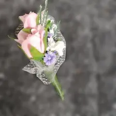コサージュ ピンクと白の花 ネット付き