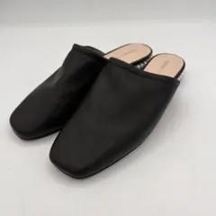 【未使用級】オデットエオデール【22.5】ミュール　フラット　パール　ブラックのサムネイル